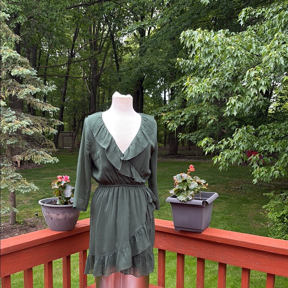 NWOT Elegant Green Ruffle Dress